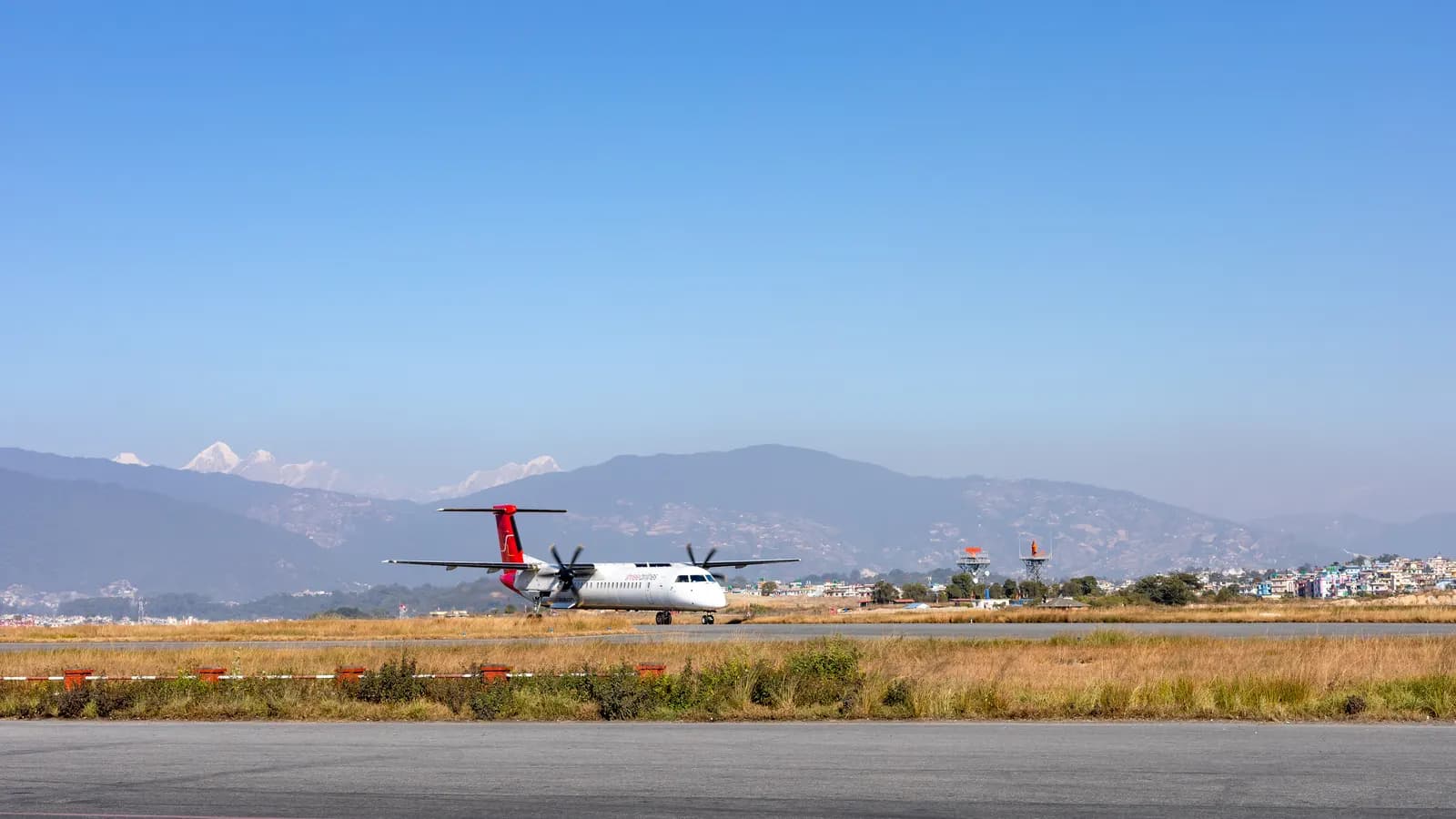 De Havilland Canada Dash 8-400 taking off
